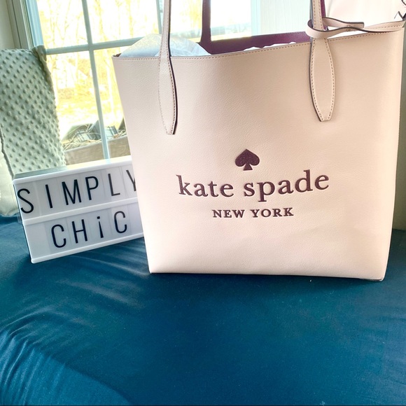 NWT Kate Spade genuine leather tote and wristlet - Picture 6 of 9